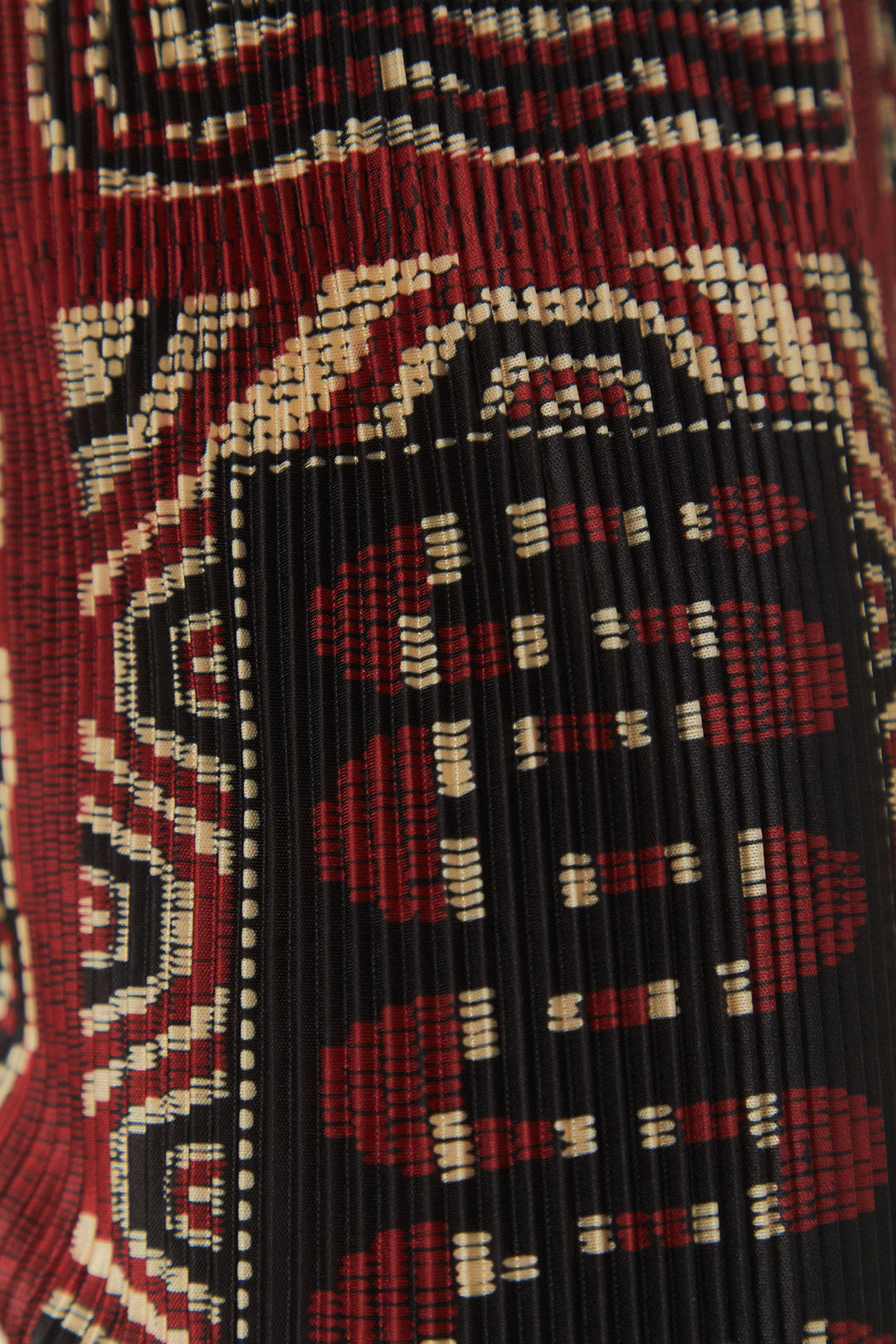 FARM Rio model wearing the Black Snake Scarves Pleated Pants