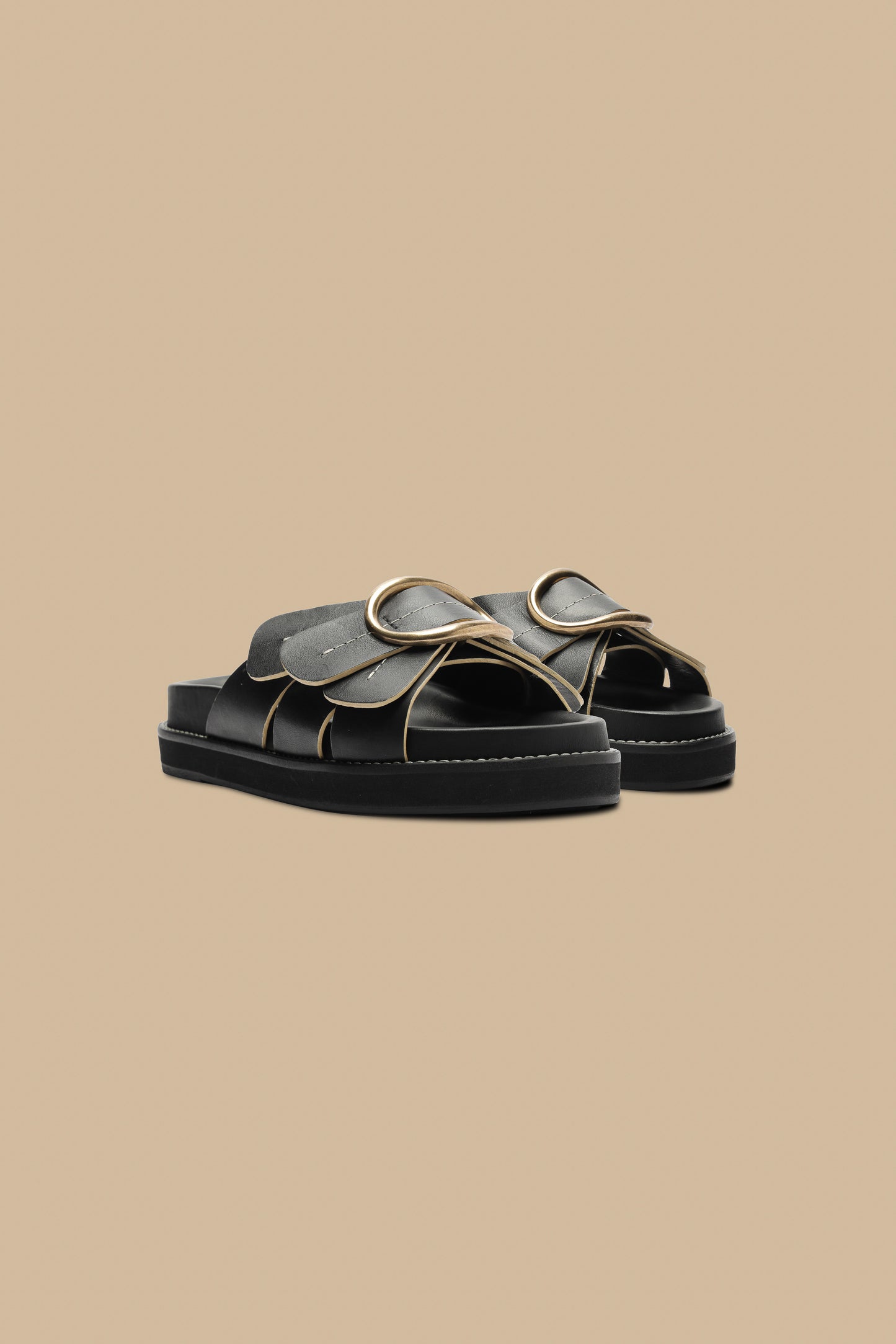 FARM Rio model wearing the Black Daisy Slide Sandal