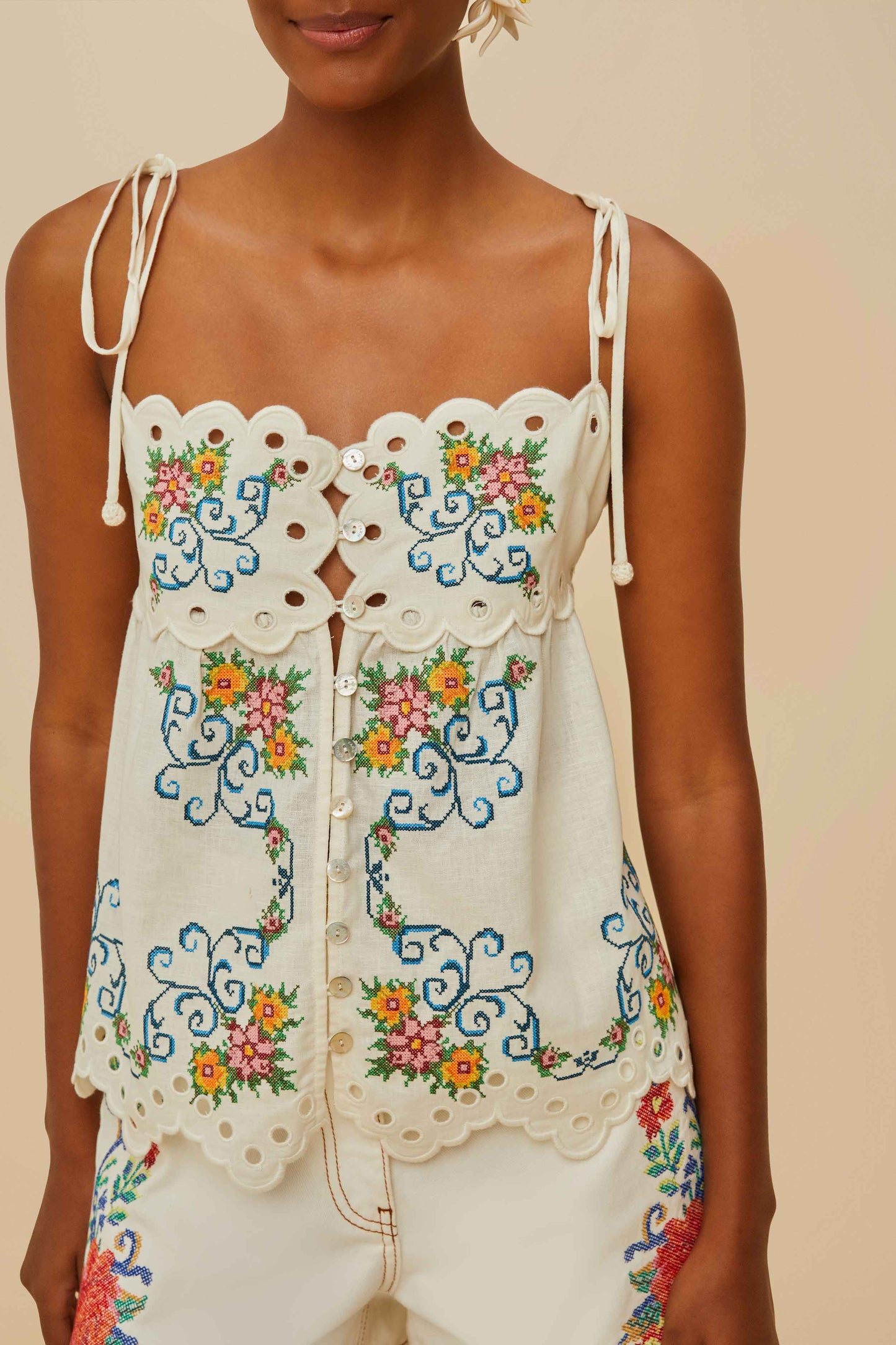 Grandmas Treasure Off-White Lacy Sleeveless Blouse