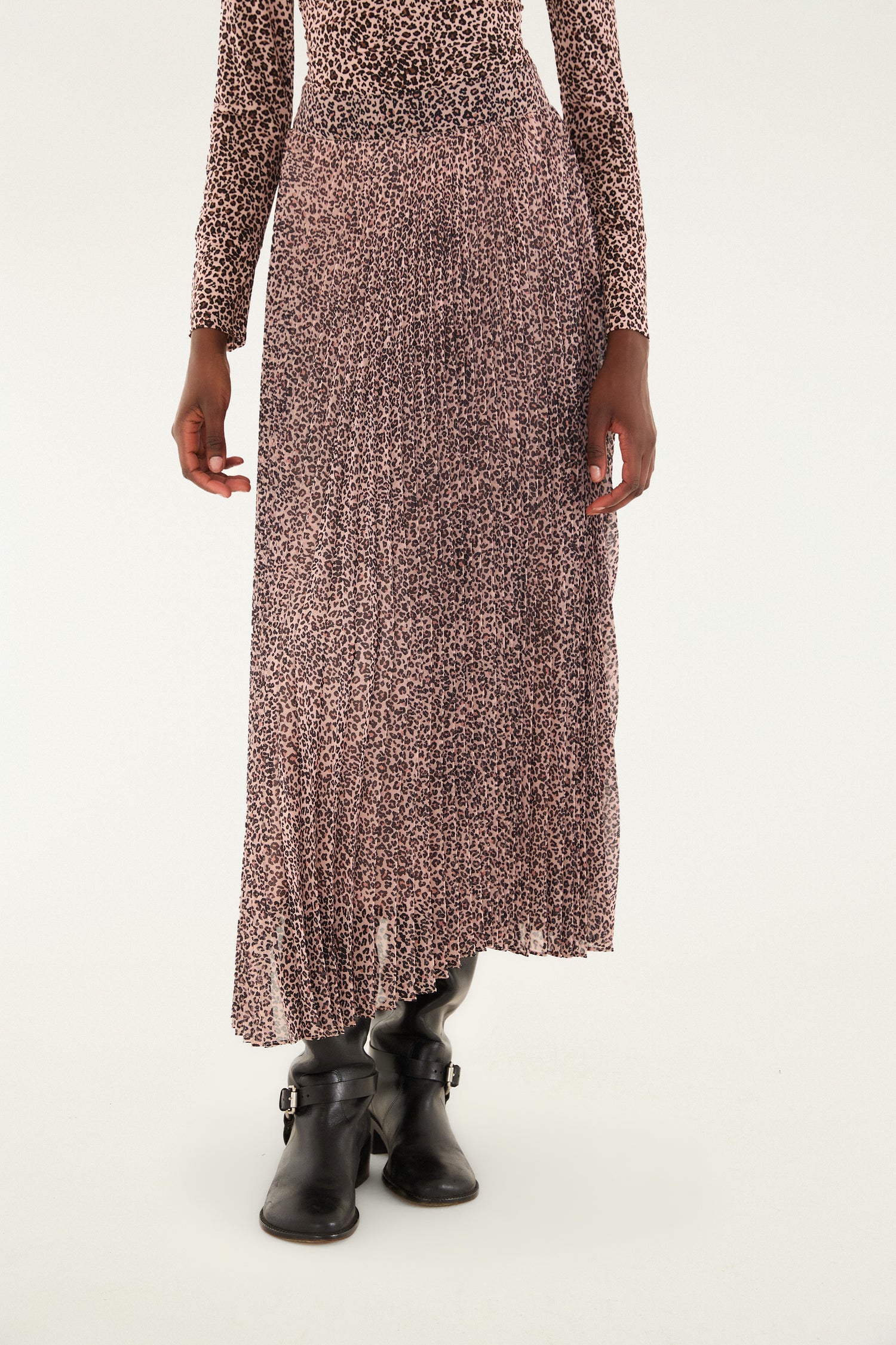 FARM Rio model wearing the pink baby leopard pleated maxi skirt