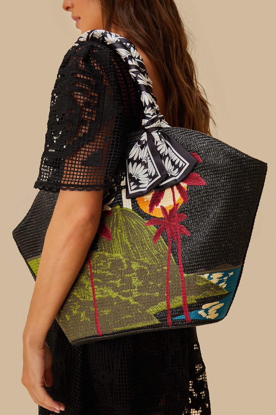 Black Copacabana Raffia Shell Tote