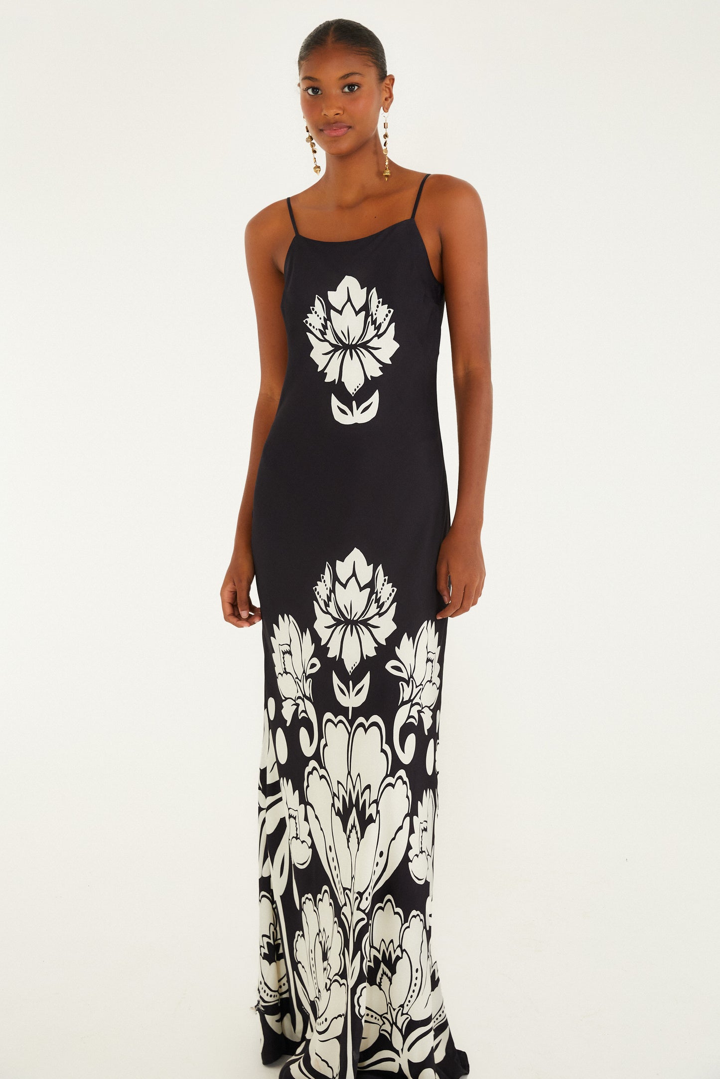 FARM Rio model wearing the black & white floral arabesque slip lenzing™ ecovero™ viscose maxi dress
