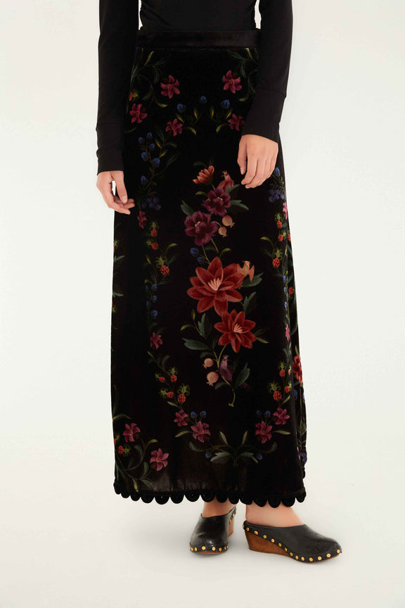 Black Belle Garden Scallop Hem Midi Skirt