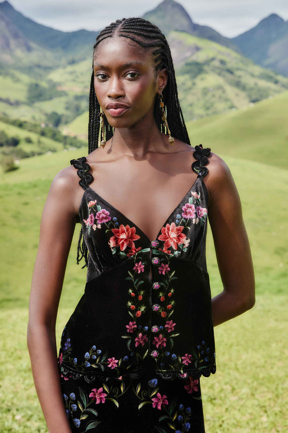 FARM Rio model wearing the Black Belle Garden Scallop Sleeveless Top