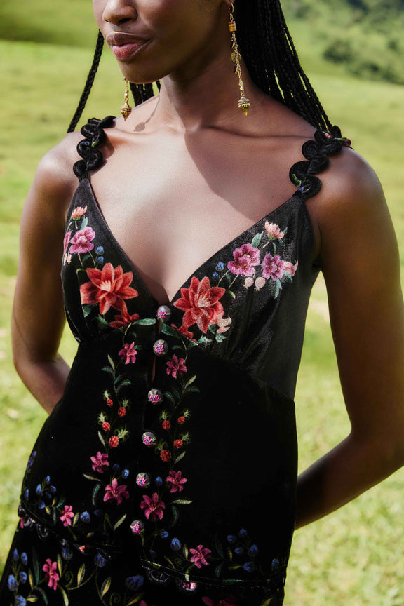 Black Belle Garden Scallop Sleeveless Top