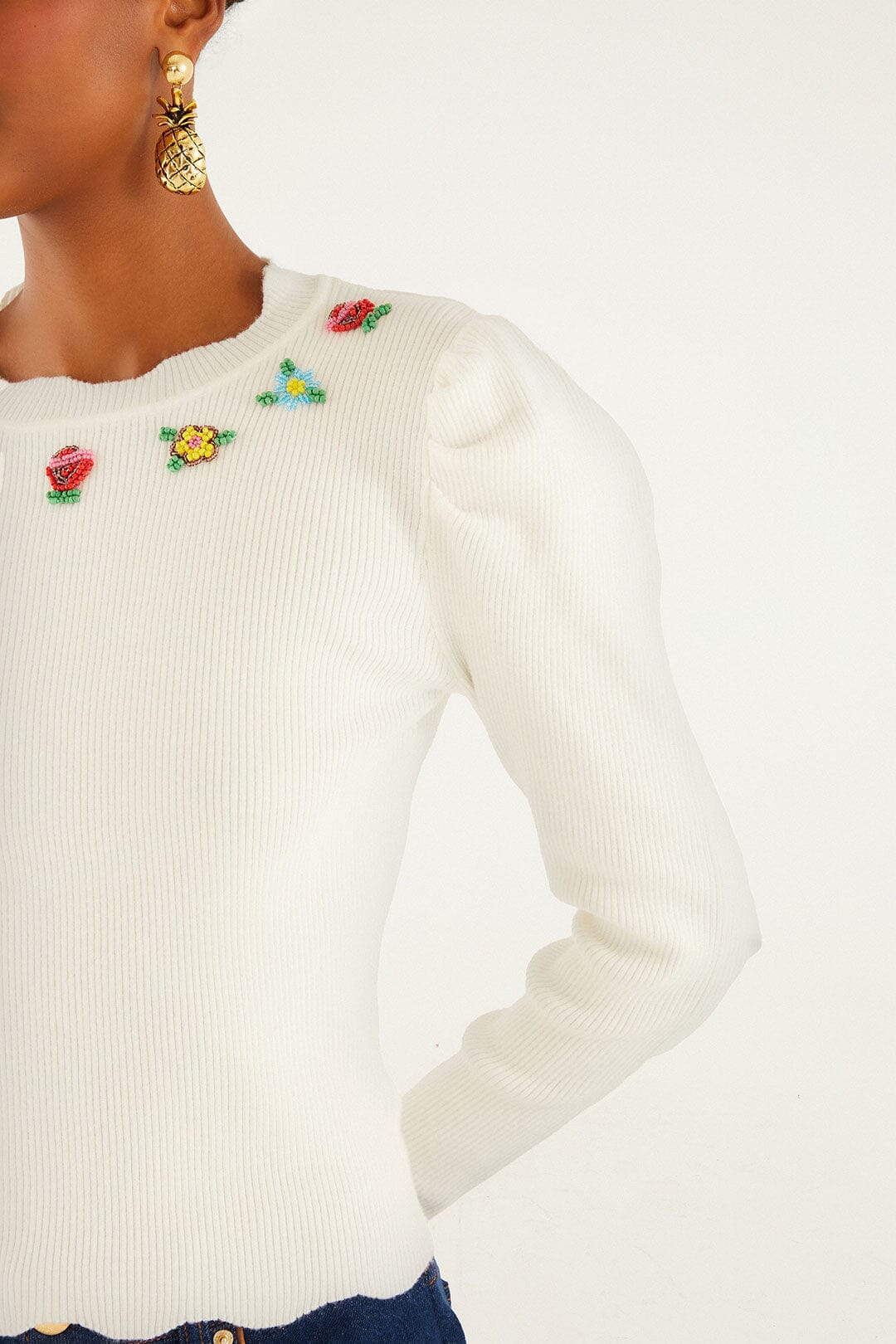 Flower Embroidery Off-White Knit Top