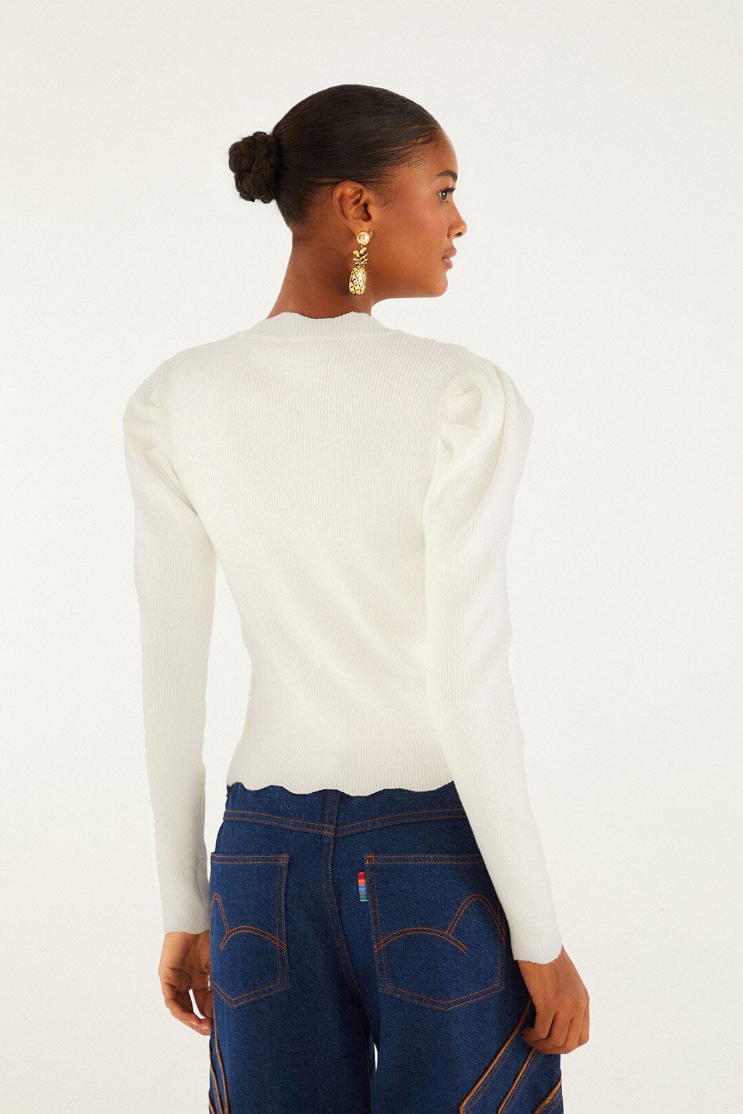 Flower Embroidery Off-White Knit Top