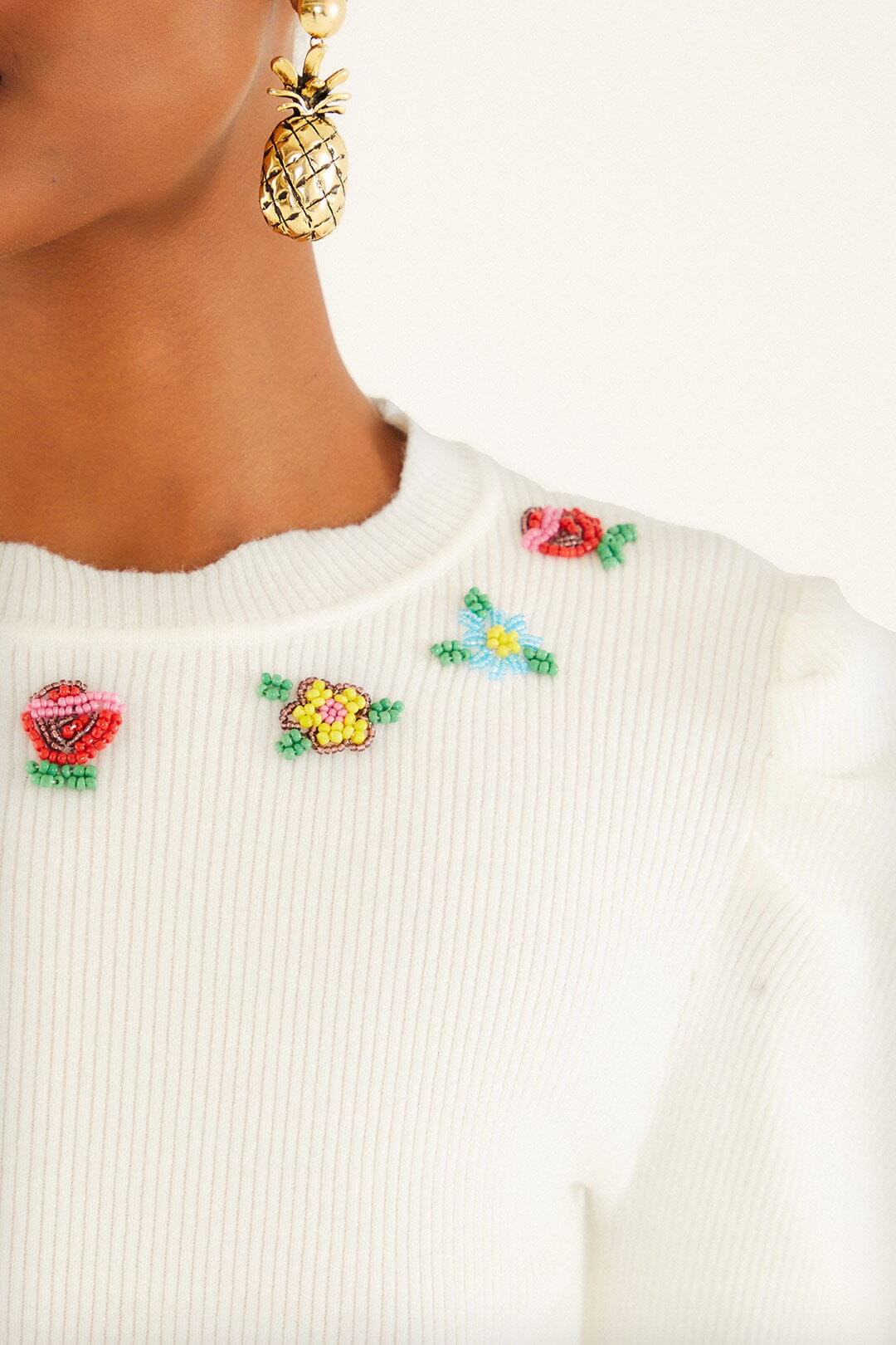 Flower Embroidery Off-White Knit Top