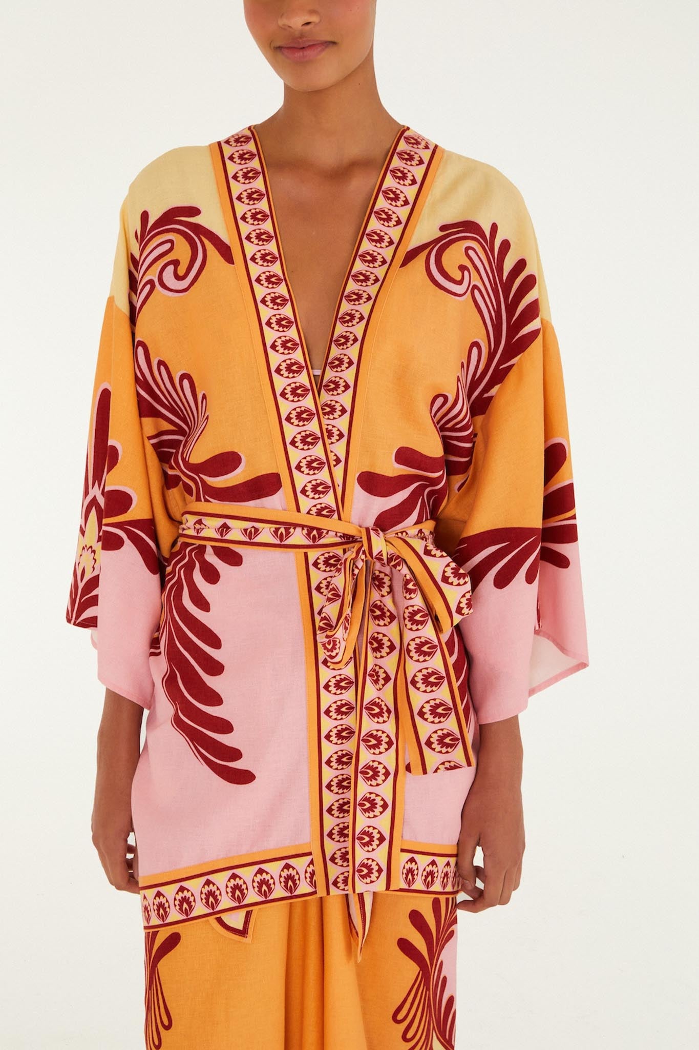 Soft Yellow Arabesc Kimono