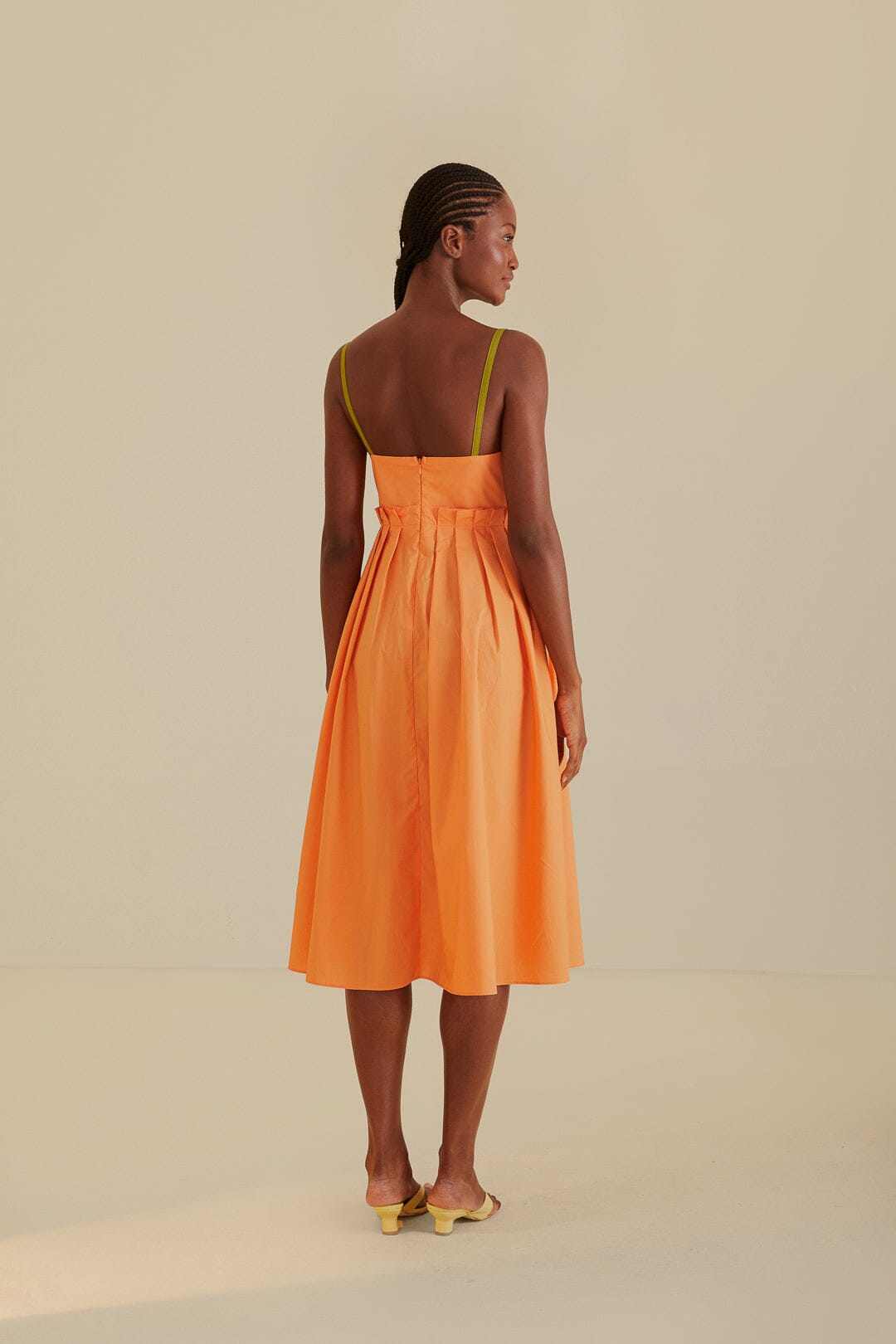 FARM Rio model wearing the Bicolor Sleeveless Midi Dress
