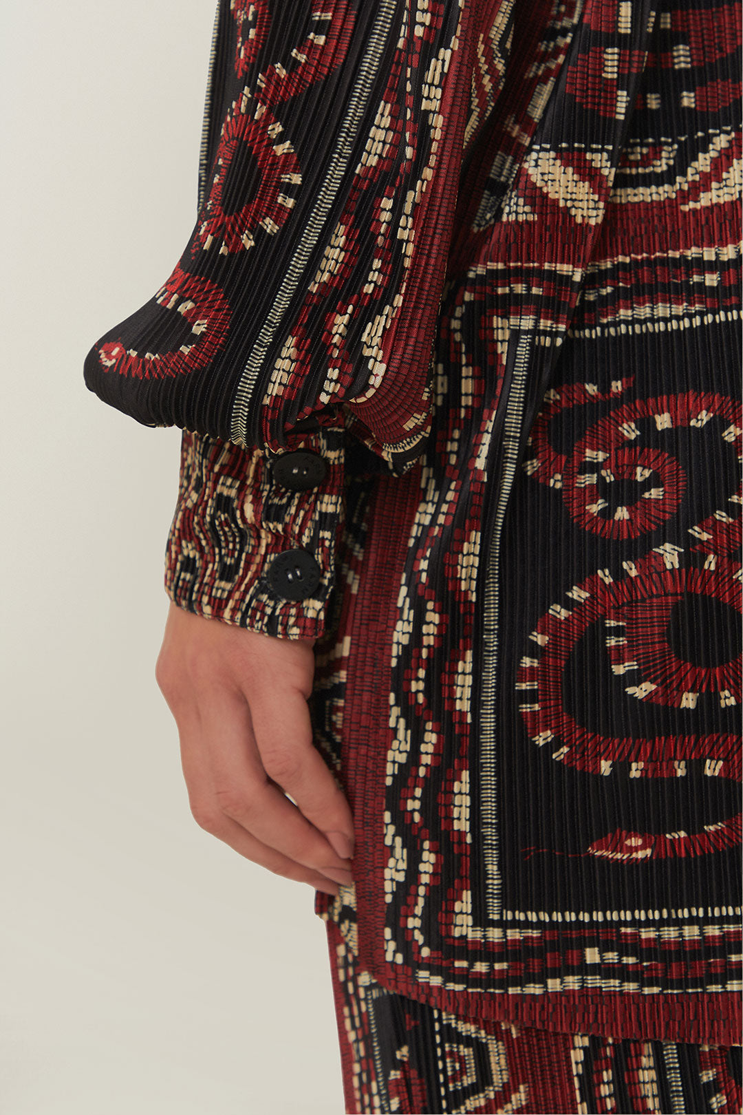 FARM Rio model wearing the Black Snake Scarves Pleated Shirt