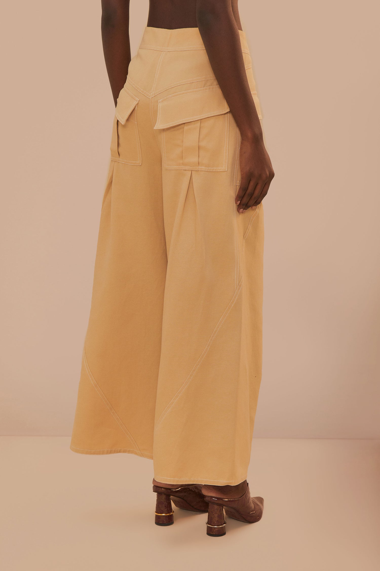 FARM Rio model wearing the Beige Low Waisted Topstiched Pants
