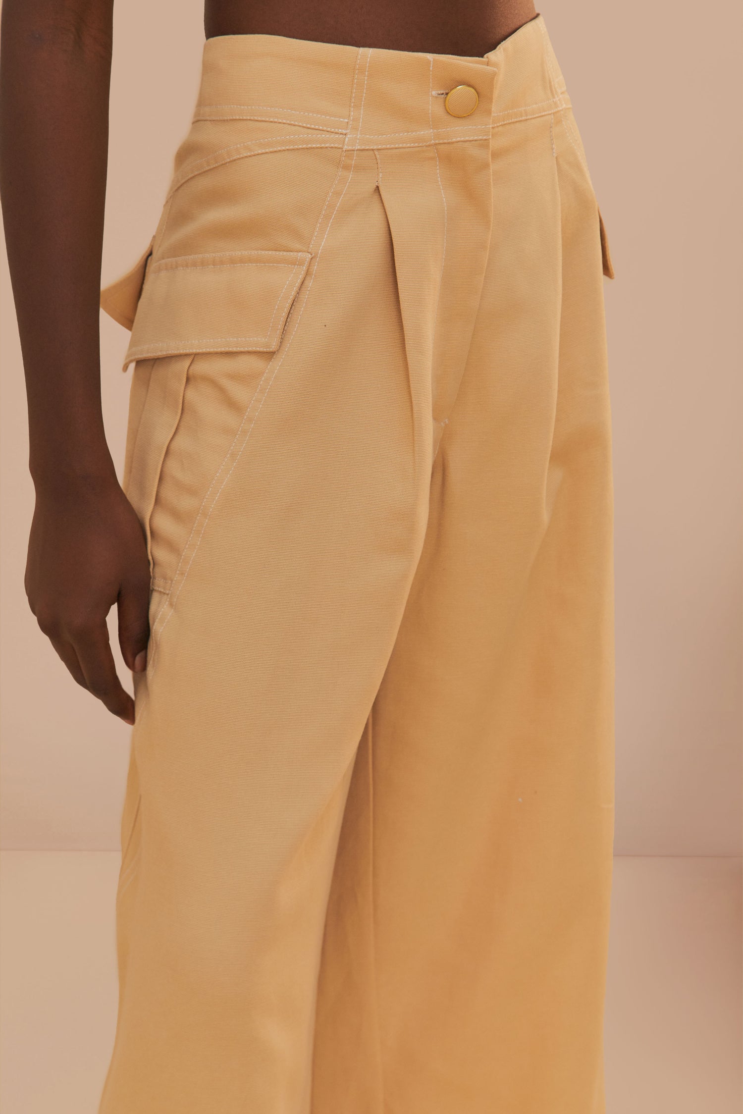 FARM Rio model wearing the Beige Low Waisted Topstiched Pants