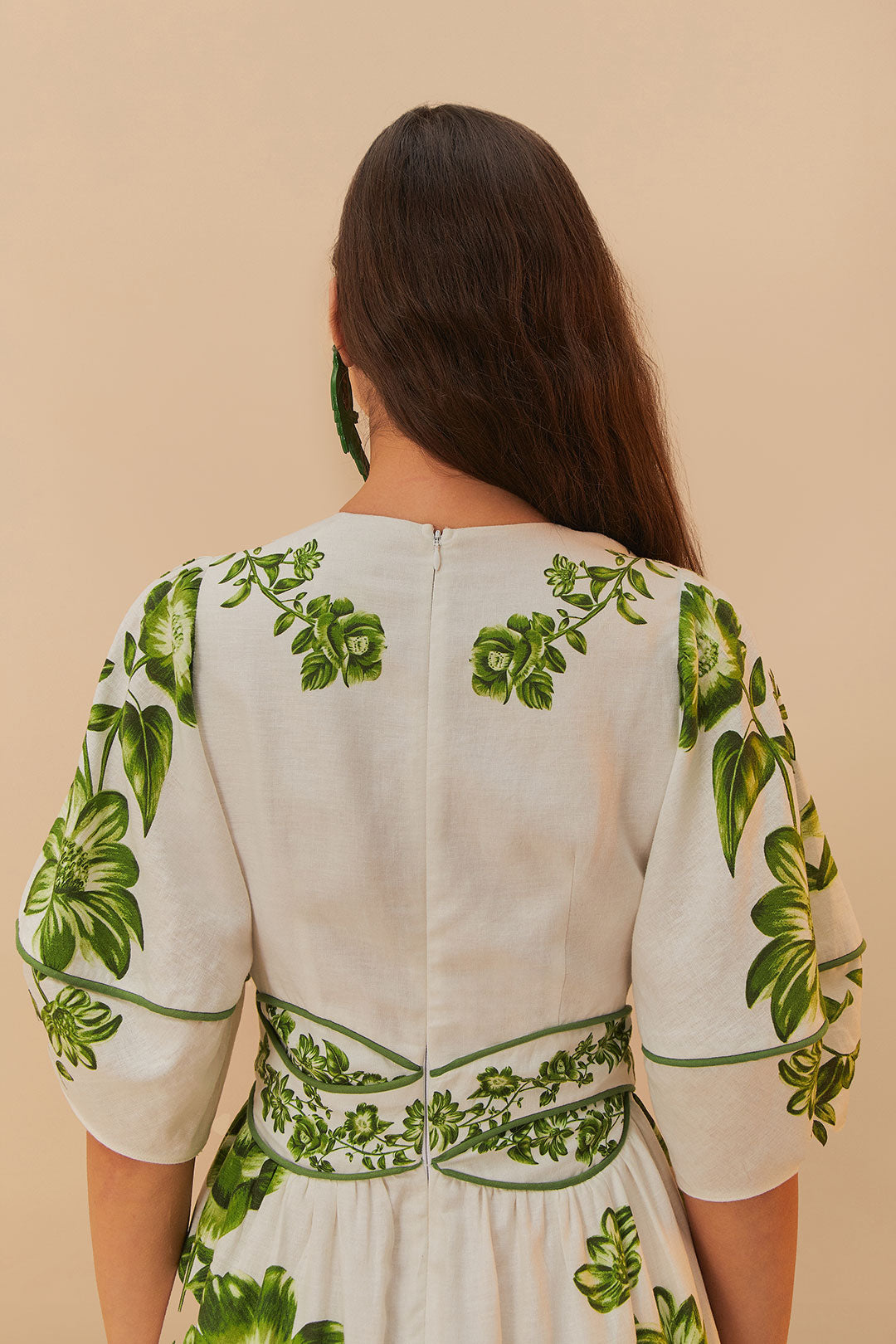 Green Floral Cascade Off-White Short Sleeve Midi Dress