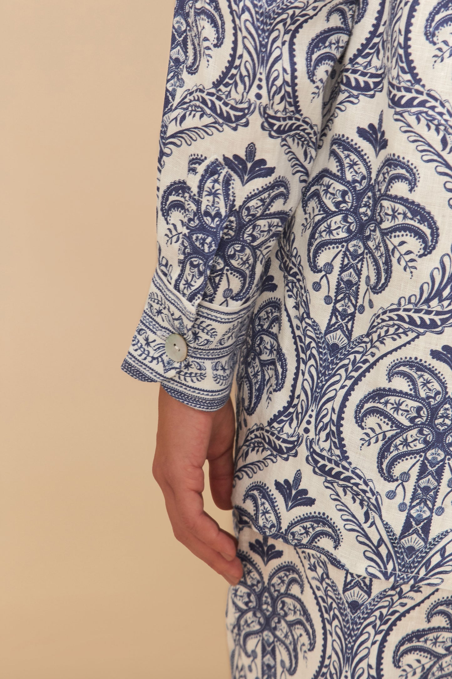 Off-White Tropical Cameo Lenzing ™ Ecovero ™ Euroflax ™ Pajama Shirt