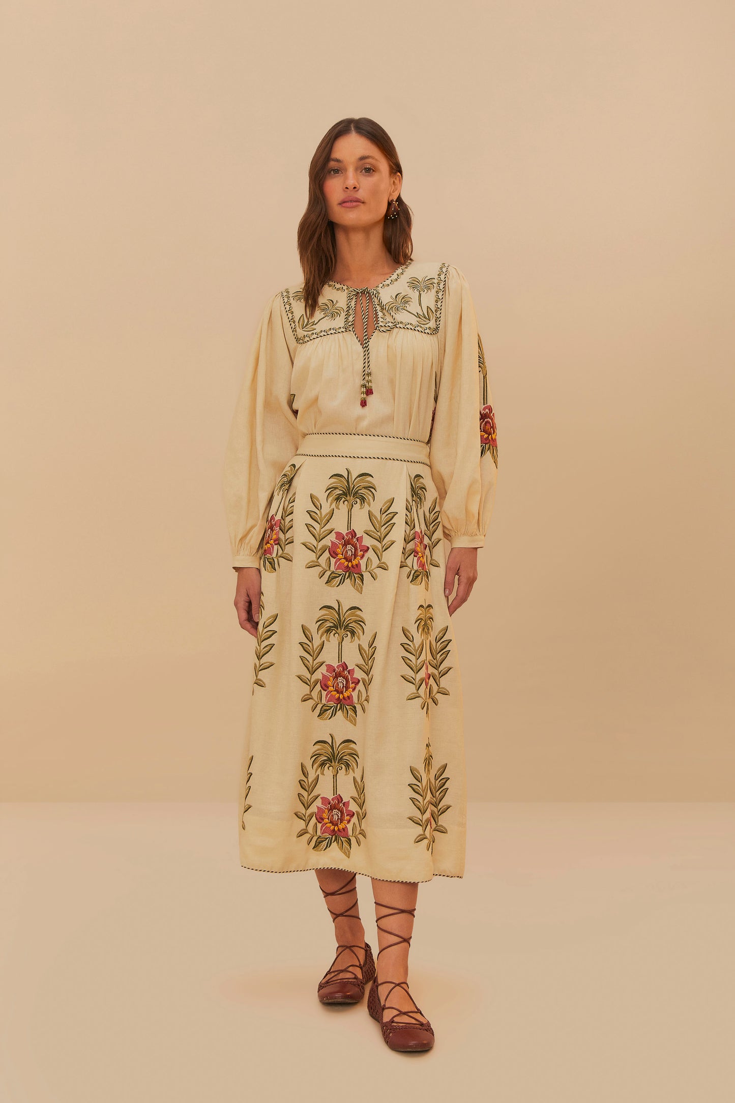 زهرة استوائية مطرزة الرمال maxi تنورة
