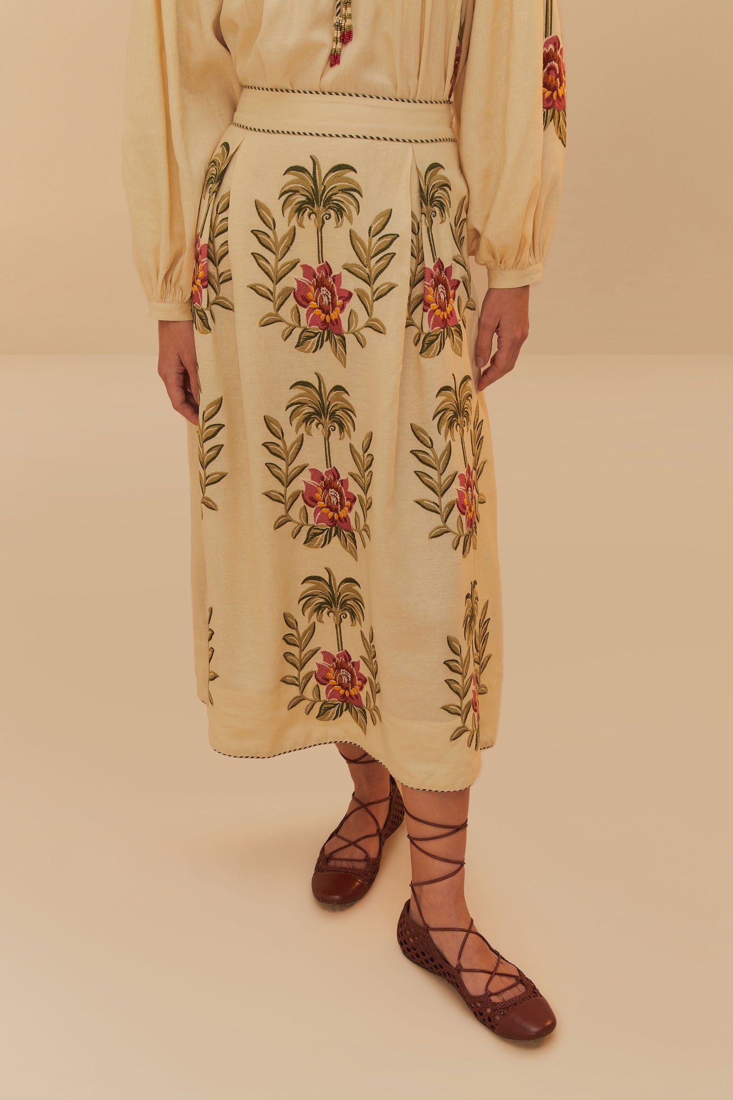 زهرة استوائية مطرزة الرمال maxi تنورة