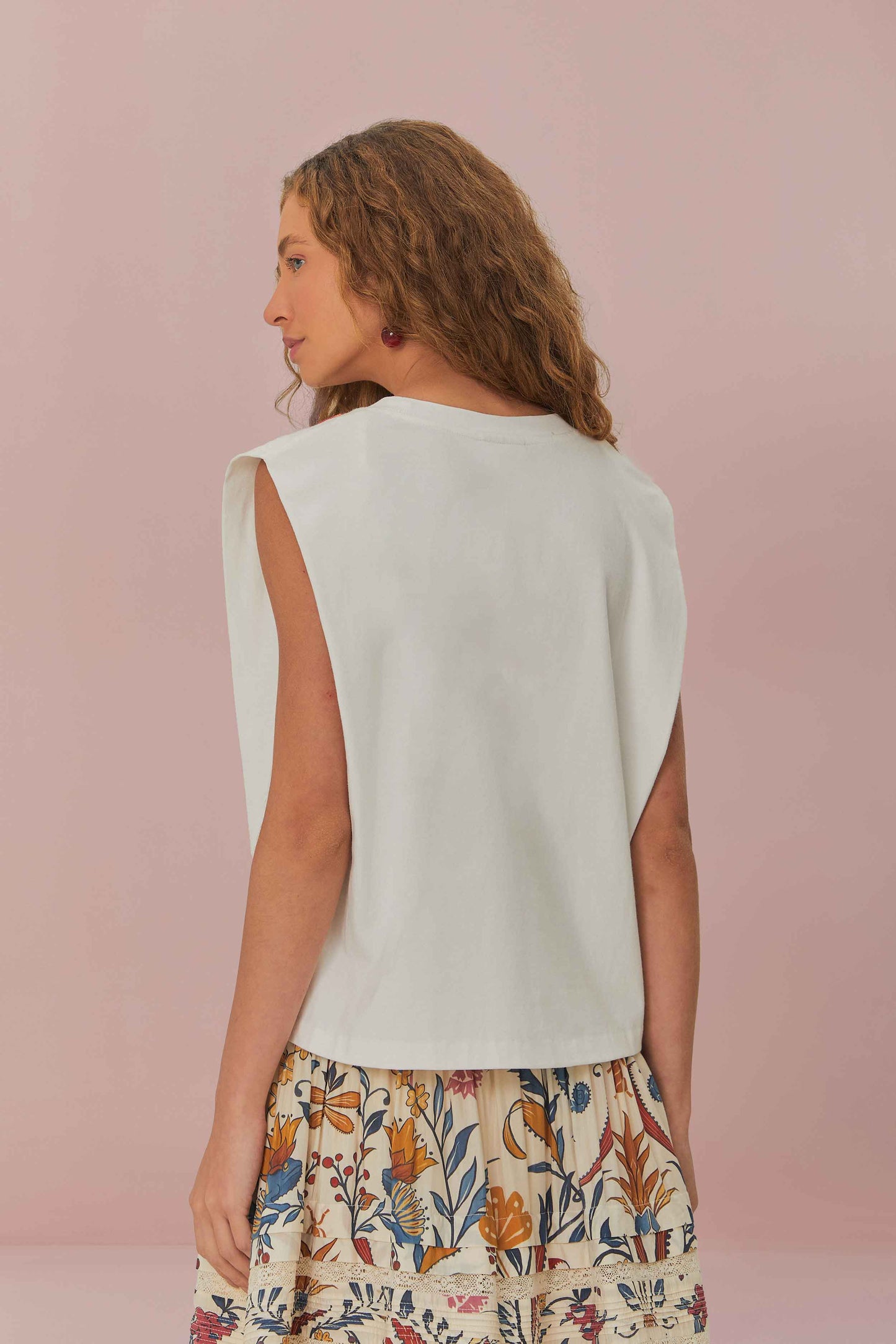 FARM Rio model wearing the White Beaded Flowers T-shirt
