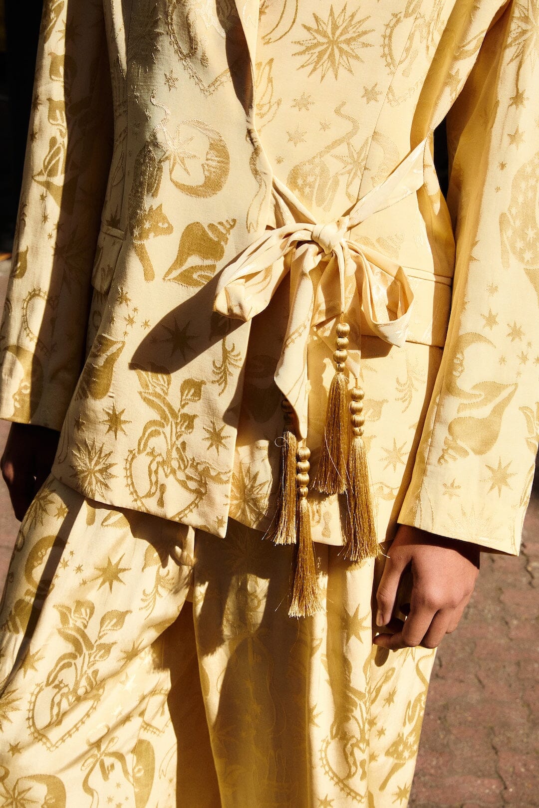 Beige Notched Lapel Front Ties Blazer