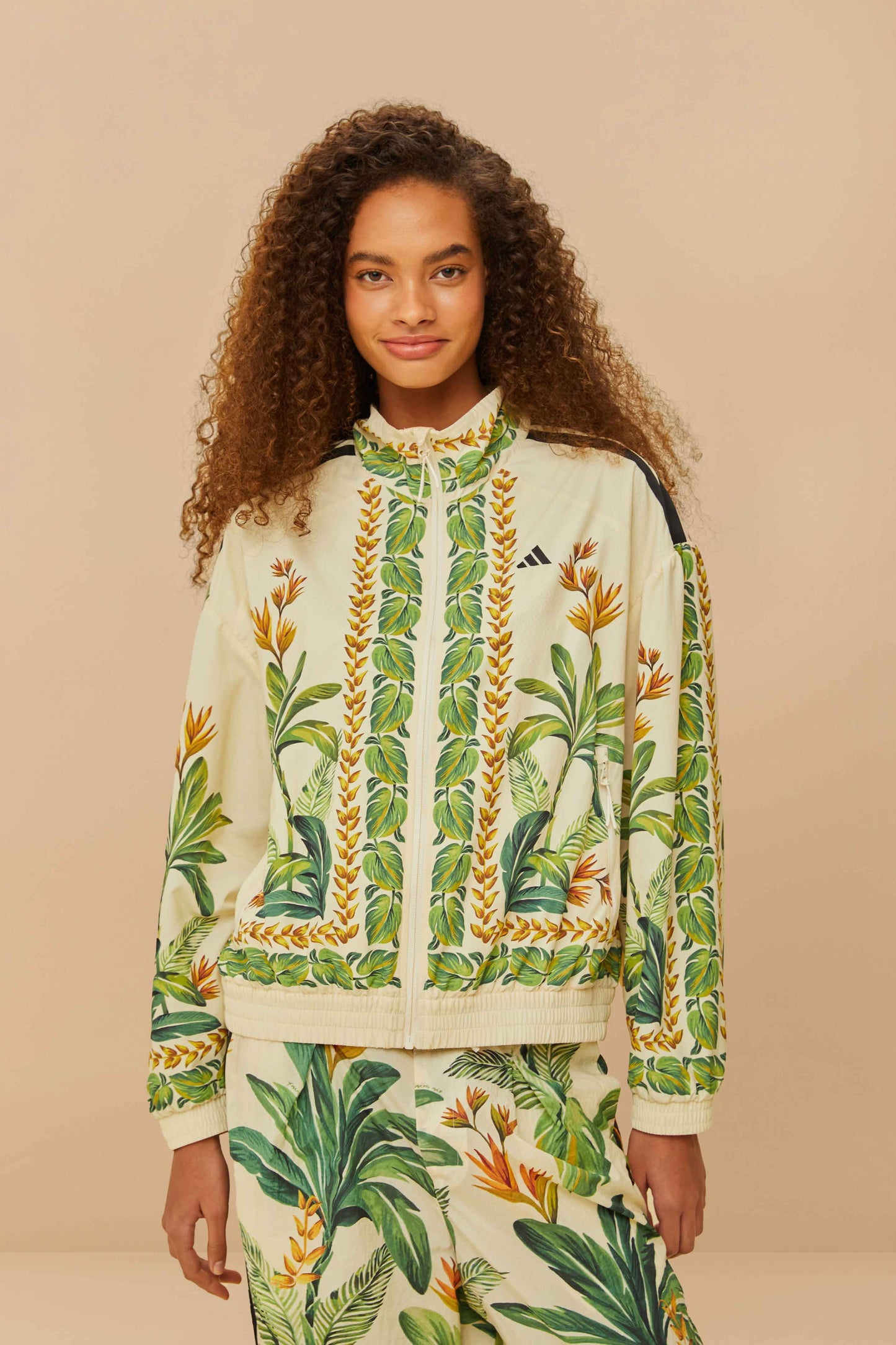 adidas adidas tropical beze cream سترة بيضاء