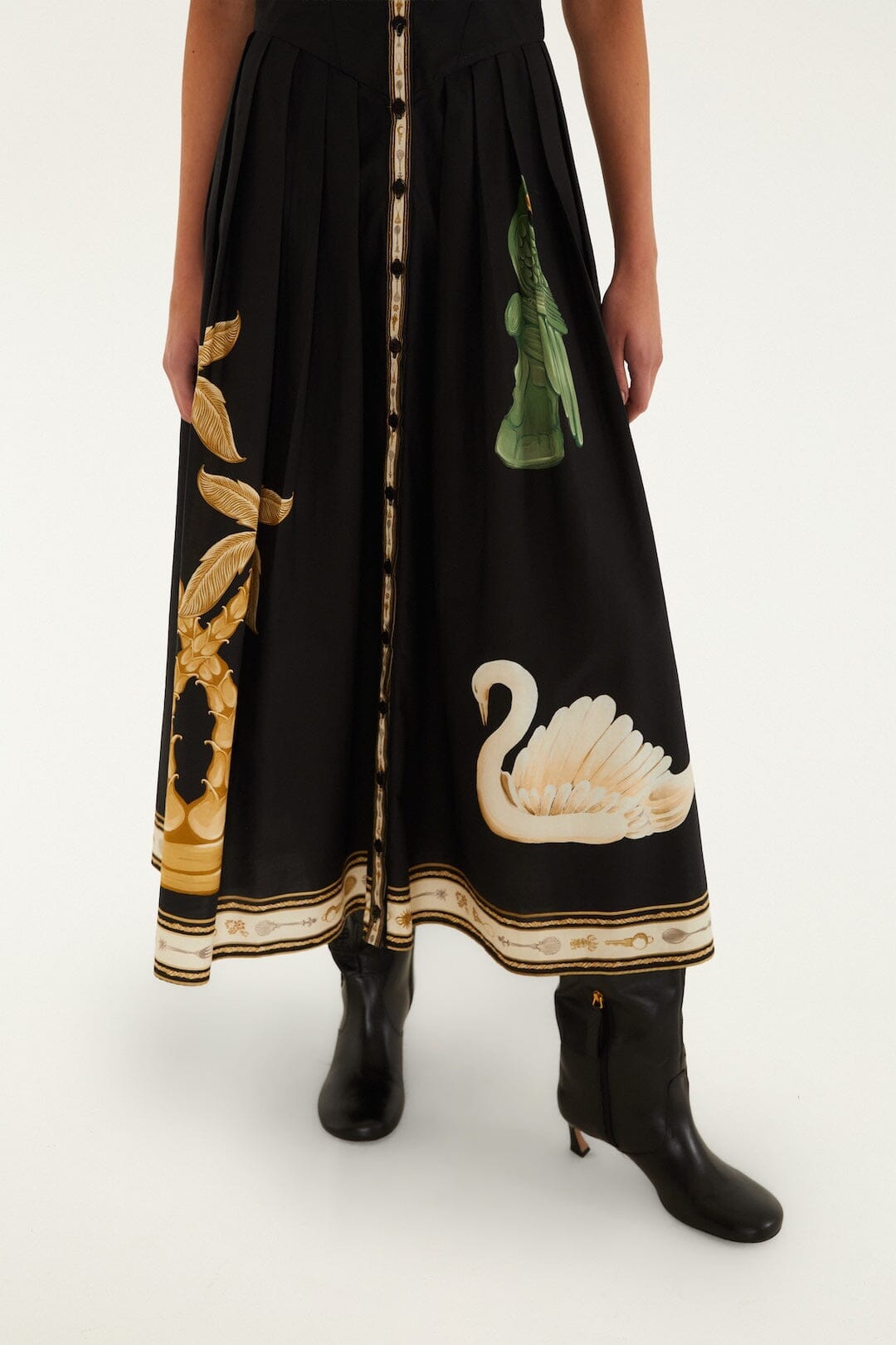 فستان ميدي أسود من Vintage Souvenirs